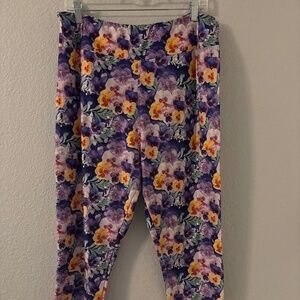 2 Pair athletic capri pants - sz TC2, 22W Pansy Print, Butterfly Print. POCKETS!